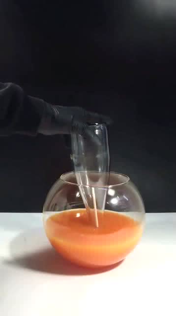 自動吸入液體瓶子的工作原理 從負壓到虹吸效應